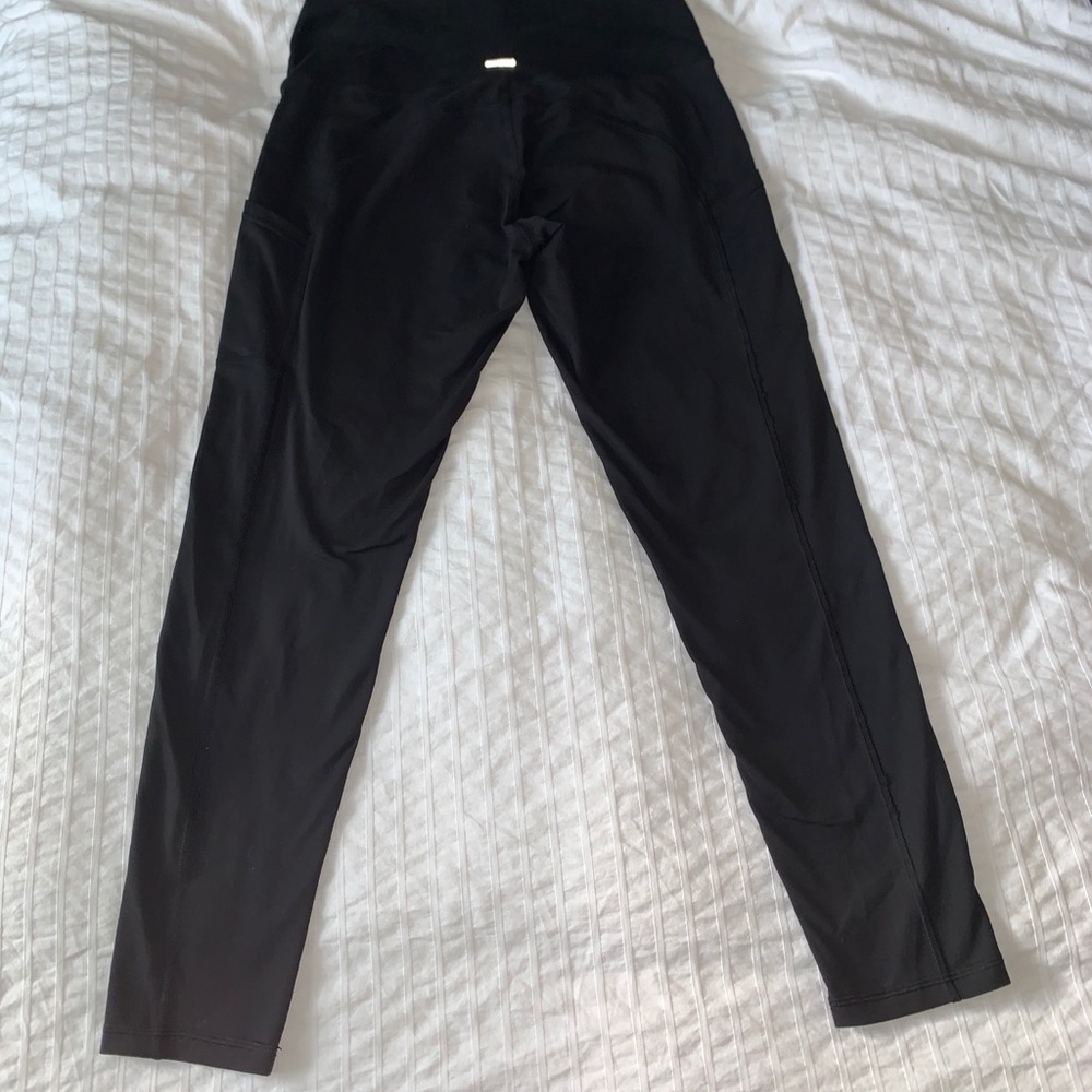 Aerie full length leggings with pockets.